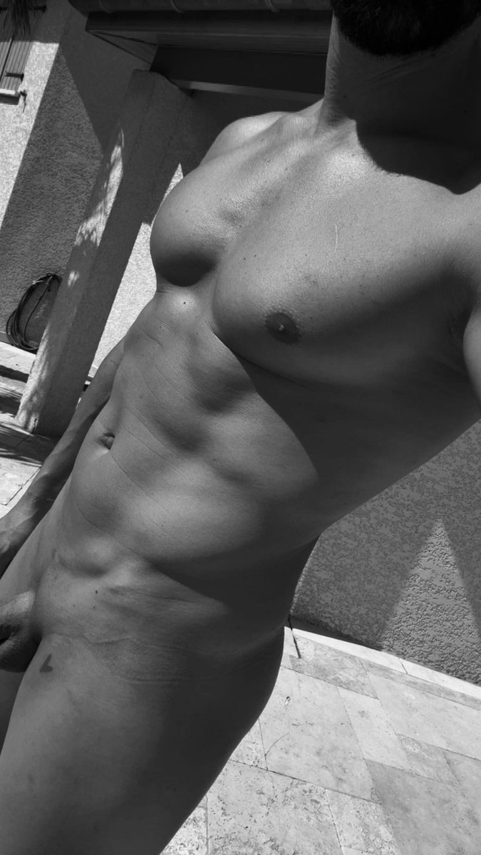 MrMmeNympholie's tweet photo. Belle journée à tout les créateurs 😈😈🔞
Rejoignez-Nous ici pour plus de contenu 🔥 https://t.co/Hp7cfKRTzl https://t.co/NubJLkpEA0