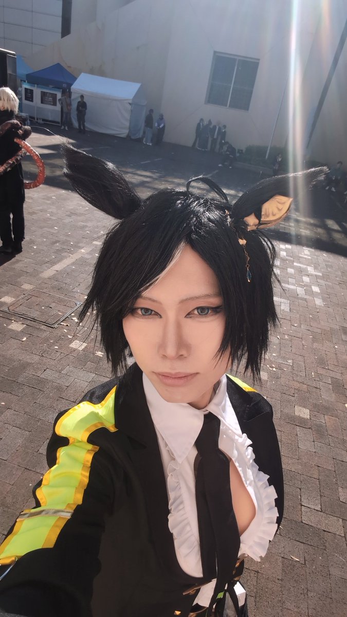 katahaba40cm's tweet photo. #コスプレイヤーbeforeafter選手権
変わりすぎだろ⋯

←寝起き　コスメイク→ https://t.co/zXDcherPgz