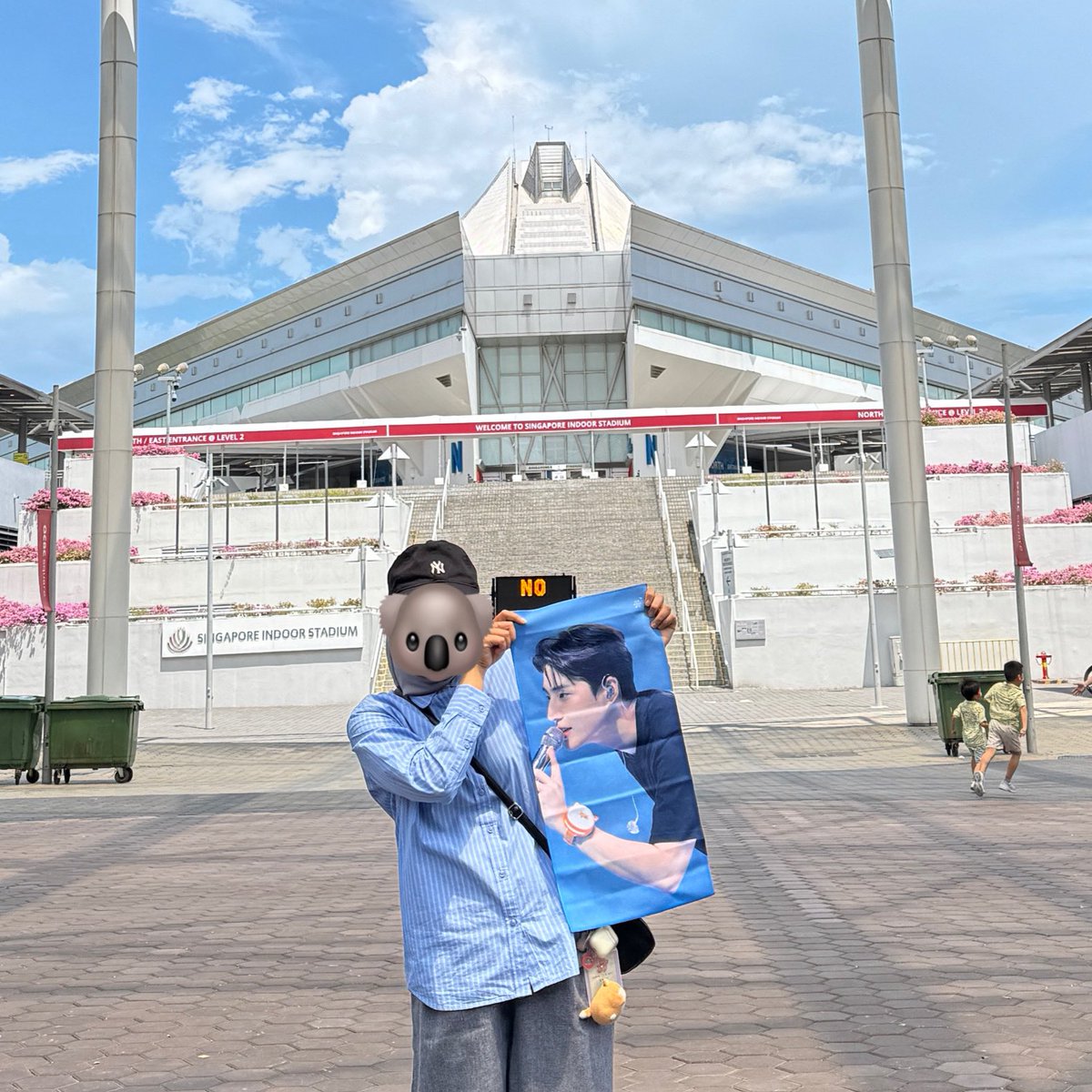 youngkbaby's tweet photo. outfitnya inspired by youngkbaby ya? @/brian 

emang boleh sekembaran outfit ini, curiga kemejanya dari brand spao juga🙂‍↔️ https://t.co/LqPBxlt8kG