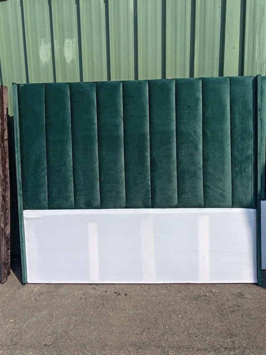 ThatoNeoentle's tweet photo. Get yourself our Exclusive Headboards 

Single R1000 
Double R1000 
Queen R1100 
King R1300 

We Deliver Nationwide 🚚

 #PSLawards https://t.co/oDsN8k1wmf