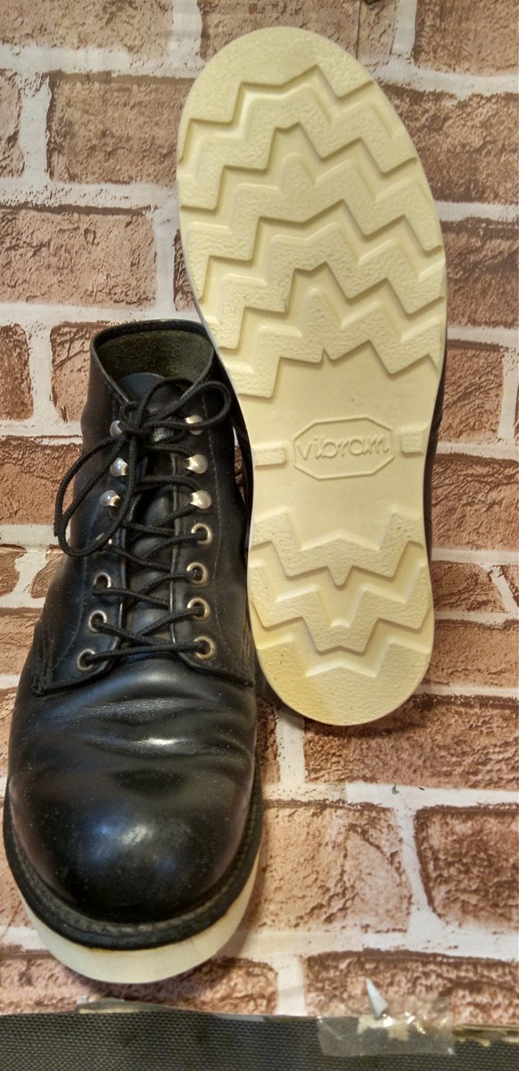 shoes_been's tweet photo. こんにちは❗
シューズショップビーンです。

毎日酷暑ですね🙇💦💦

レッド・ウィング修理
ビブラム#4014のソール交換させていただきました。

暑さに負けず頑張りますのでよろしくお願い致します。 https://t.co/tVLohoCLr2
