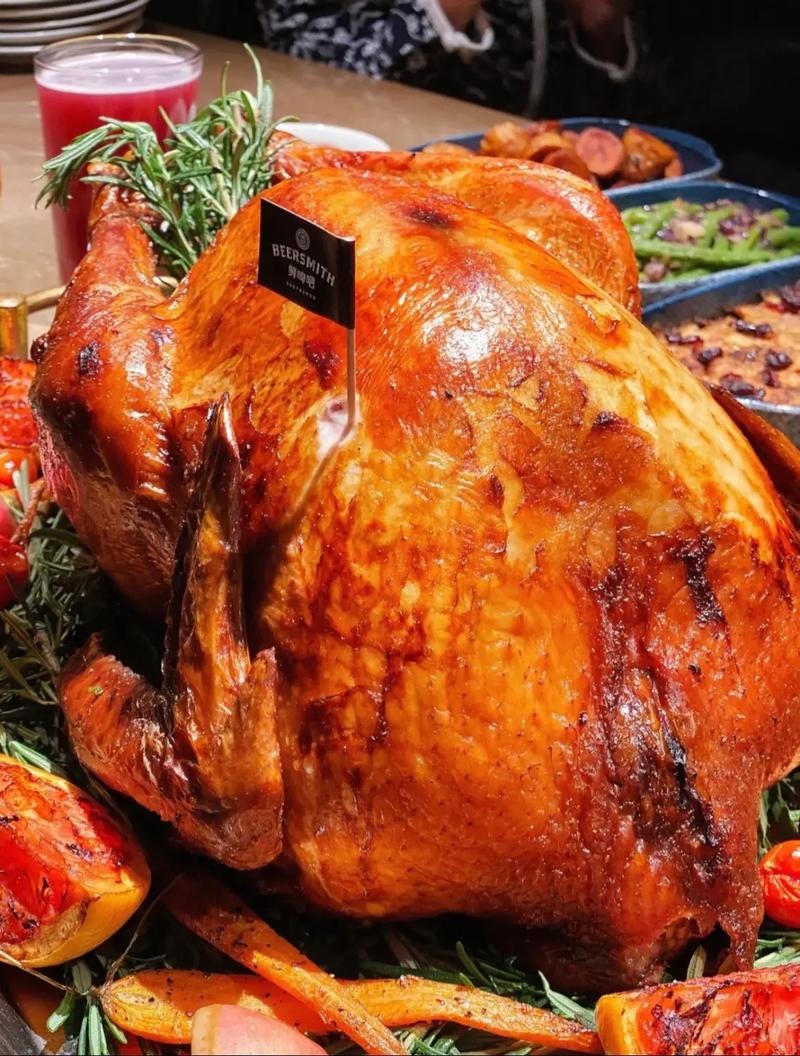 Only_Riv's tweet photo. [Festive Season Feast Alert! Juicy turkey, buttery mashed potatoes, and sweet pumpkin pie—all packed in our limited holiday set. Grab yours before they’re gone!]， https://t.co/bfxhrKoeNY