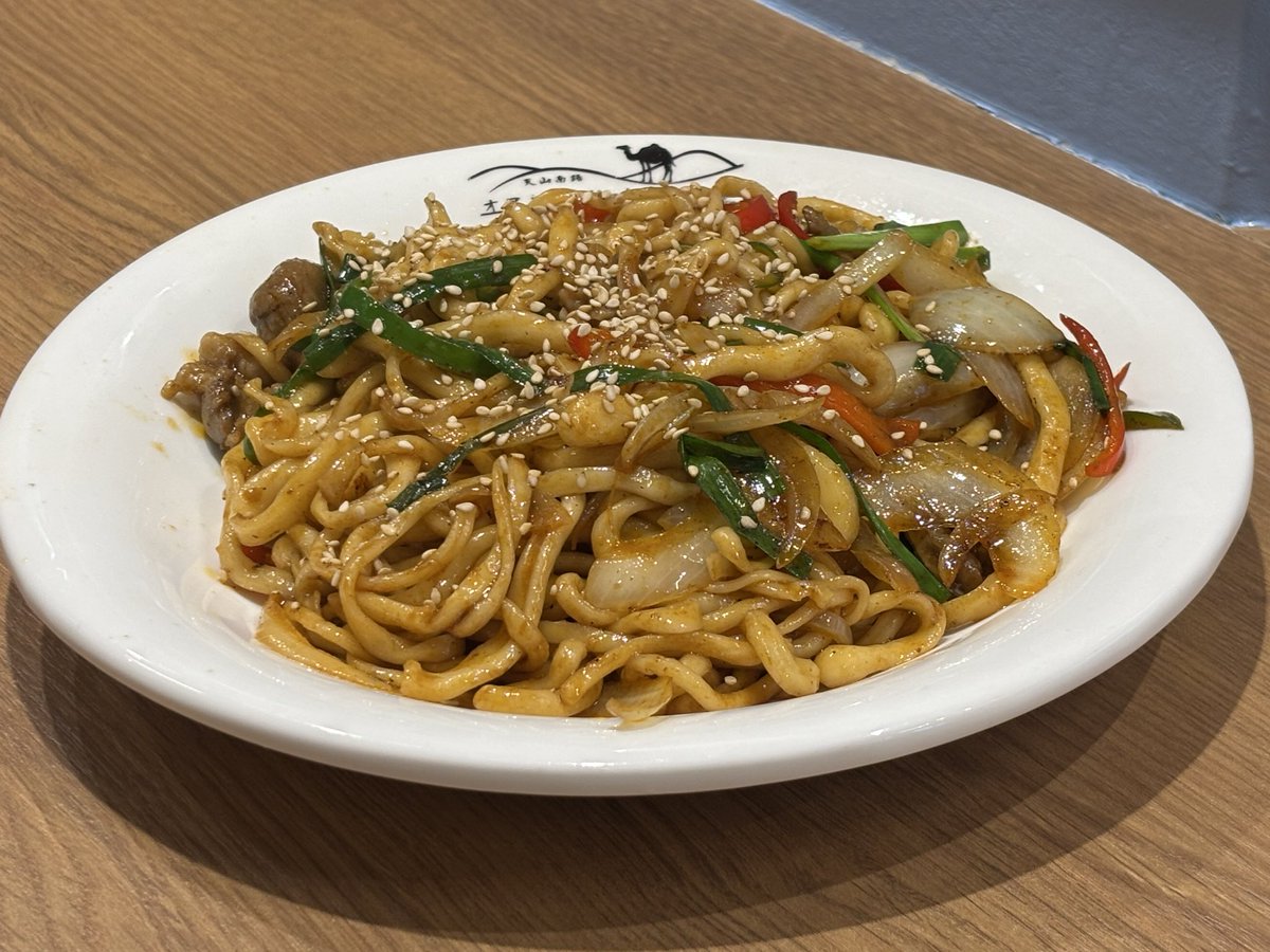 QZgt9i's tweet photo. 早稲田大学の帰りに新しいラグ麺の店があったので入店。山椒は苦手なので無しでお願い。めちゃくちゃうまい。又食べたい味。　#ラム肉拉麺ラグメン https://t.co/5i6wKWGha3