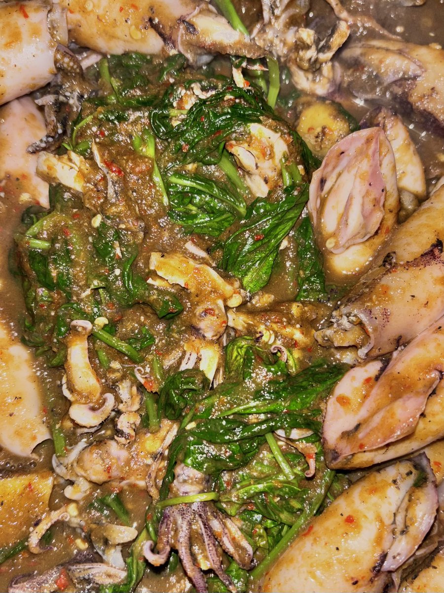 Zagnka's tweet photo. Masakanku hari ini adalah tumis kangkung pake cumi dan udang asam manis https://t.co/Pd2BQhjAHQ