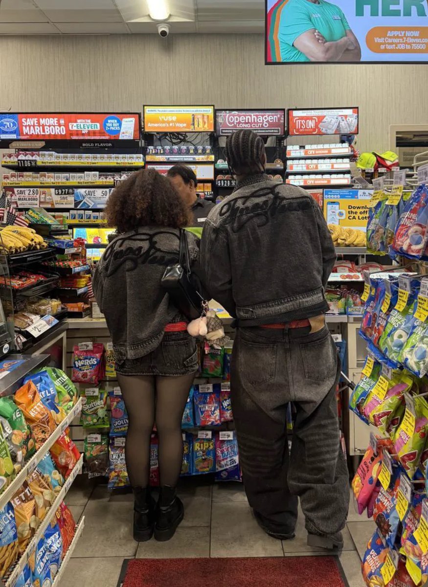 madeitlookeasy1's tweet photo. Couple goals fr https://t.co/KLsPG4xpAq