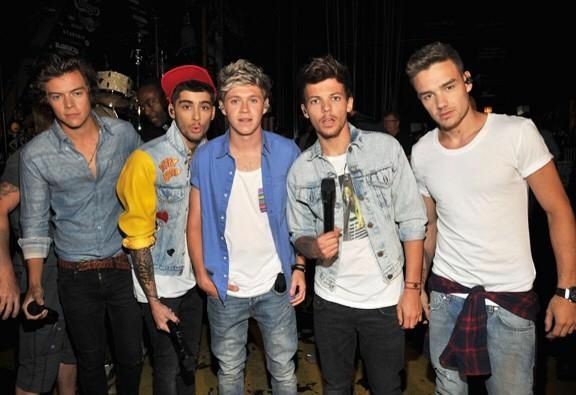 ot5hourly1d's tweet photo. https://t.co/roKyylTdm8