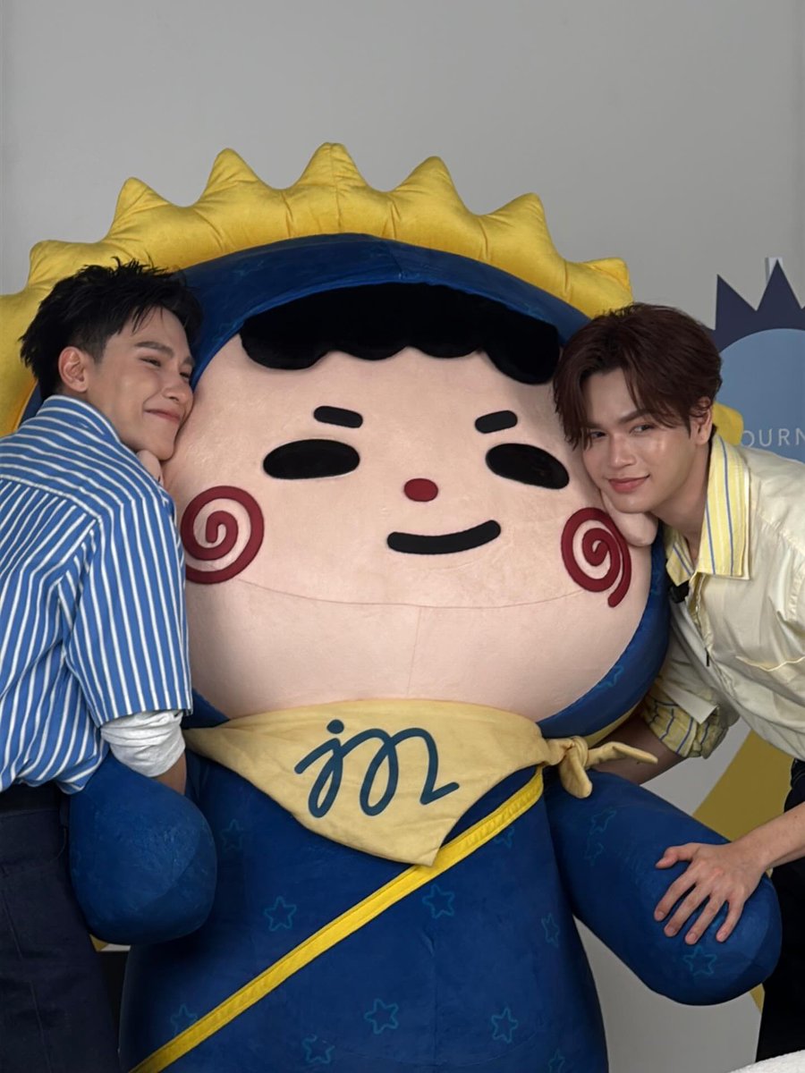 jnrrsmarkji's tweet photo. Always behind you both, no matter what. Stay strong and keep smiling.
Sending you guys all the love and strength. 
Don't worry, we are in this together.
No matter how tough it gets, our support for you will never change. Love you both!💙💛

@jnnrrs @Markjrtn @jummo__gmmtv https://t.co/DoOL9L00n5
