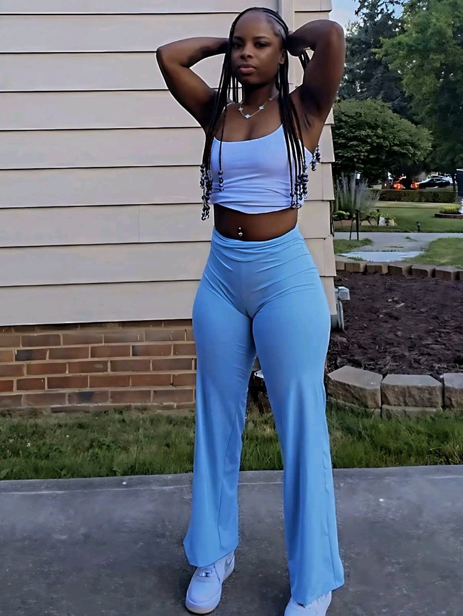 ungani9's tweet photo. Sexy girl https://t.co/M7zxG2v5V1