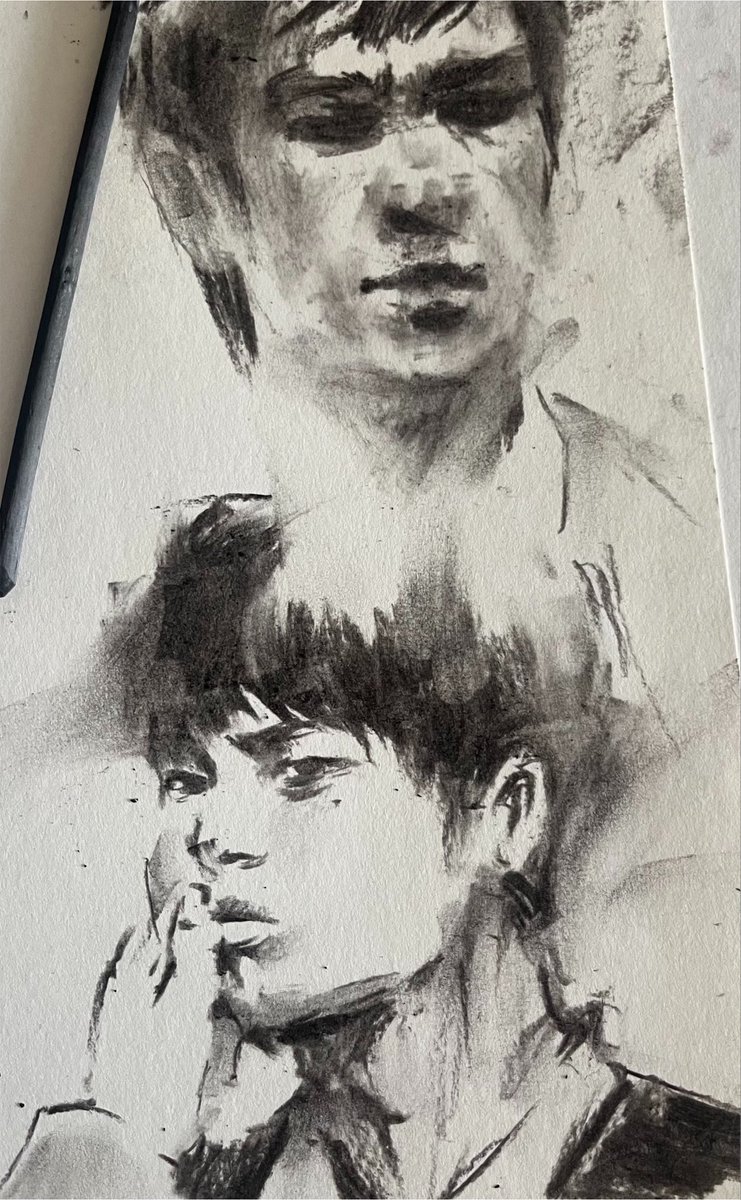 ooomm0p's tweet photo. 이소룡과서인국.. https://t.co/C1l1j4iLqf