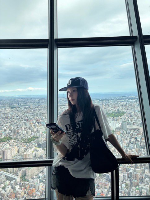 FUEE01150626's tweet photo. 어무니랑 데이투햇구나 윤아😙😙 https://t.co/zxAQkGV83P