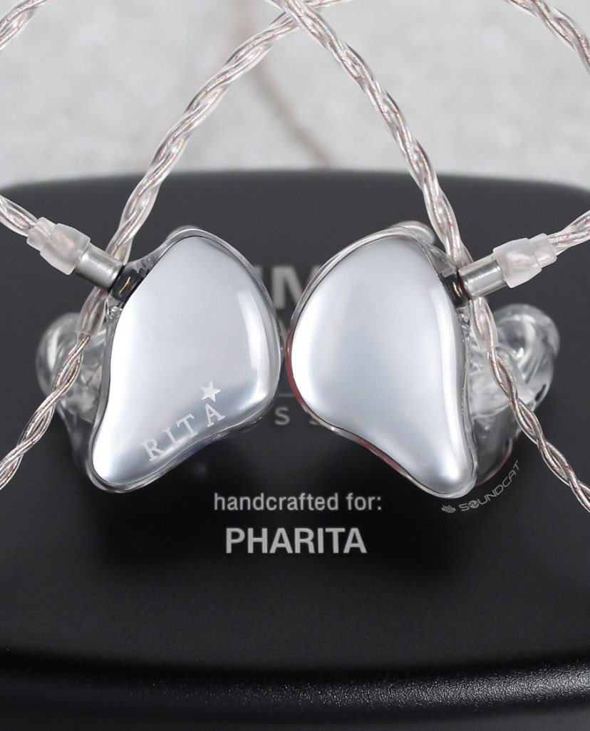 PHARITAGLOBAL's tweet photo. [📸] 280726 | INSTAGRAM

#PHARITA's new in-ear monitor design ✨

#파리타 #BABYMONSTER #베이비몬스터 https://t.co/bZH3ddJJRV