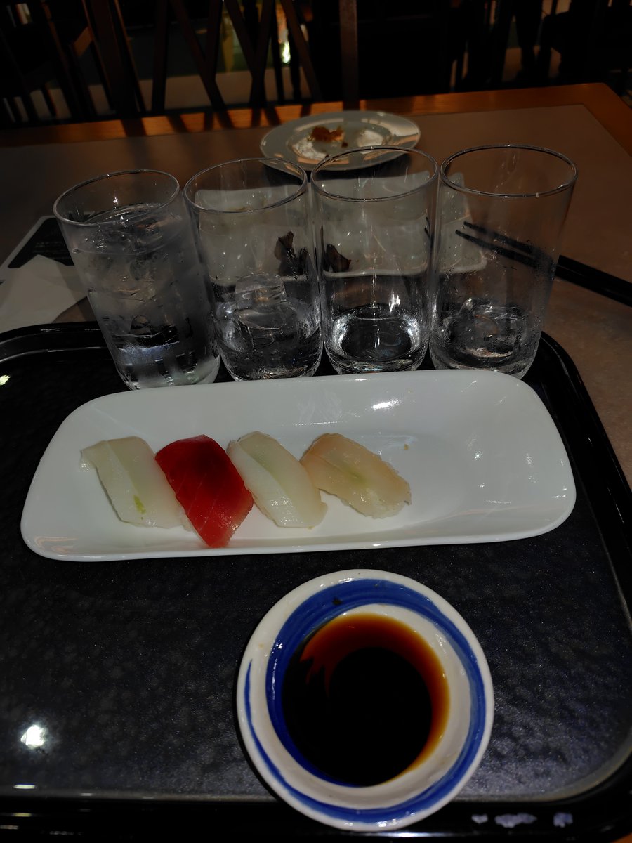 tosidan's tweet photo. 7月の旅行。
ひがし北海道旅行4泊5日。
1日目の宿は四つ星ホテル“知床第一ホテル”。夕食は食べ放題・飲み放題ヴィフェ。私の好きな物ばかりで美味しかった。 https://t.co/E0LHj6r4vu