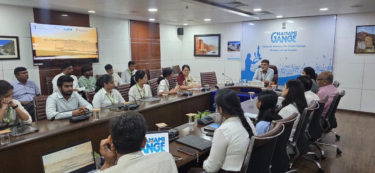 CallingGanga's tweet photo. The first batch of MSc course on Freshwater Ecology and Conservation was completed successfully at the National Centre for River Research at WII Dehradun. The students shared their experience and aspirations with NMCG in a meeting held at Delhi on 27th July. https://t.co/MbGKr1pB5O