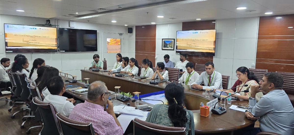CallingGanga's tweet photo. The first batch of MSc course on Freshwater Ecology and Conservation was completed successfully at the National Centre for River Research at WII Dehradun. The students shared their experience and aspirations with NMCG in a meeting held at Delhi on 27th July. https://t.co/MbGKr1pB5O