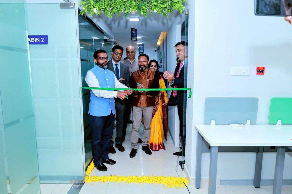 NaFaUpSpo's tweet photo. #MavenSilicon has inaugurated its #CentreofExcellence (CoE) for #VLSI and #EmbeddedSystem Design Training in #Chennai.
The new CoE aims to equip students & professionals with industry-relevant #semiconductor and embedded systems skills, strengthening India's talent pipeline https://t.co/CWnLv3hsoK