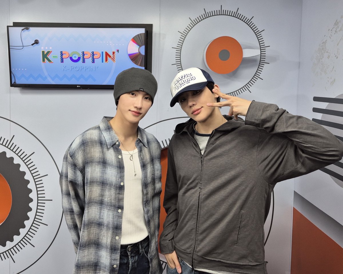 TNX_Official's tweet photo. [#TT]
TNX Today | 260728
📸 Arirang Radio K-POPPIN'
 
#TNX #티엔엑스
#최태훈 #TAEHUN 
#천준혁 #JUNHYEOK
#PNATION #피네이션 https://t.co/AhKpebMKee