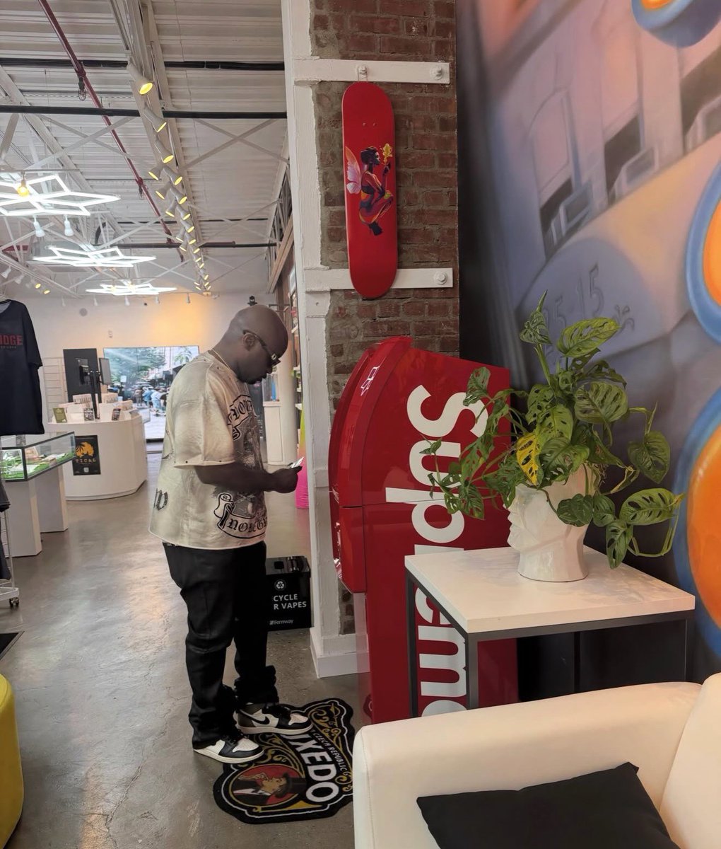dropsdotgg's tweet photo. Mobb Deep Havoc with the Supreme ATM Machine, only 14 units worldwide 🔥 https://t.co/fNHvi9kMiw