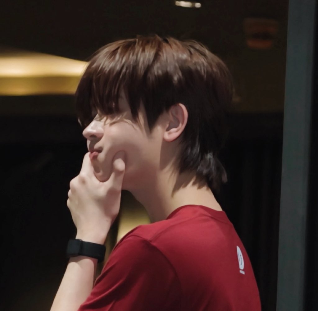 nonglukpongg's tweet photo. ป้ารู้ว่าป้าไม่มีสิทธิ์ ป้าฝากลูกเติ้มสักสวบได้มั้ยลูก @.TLE_mtm https://t.co/nE74SIGGkG