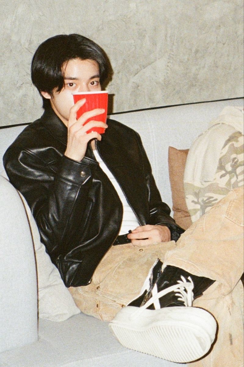 hourlyjakeyy's tweet photo. #제이크 #JAKE #ENHYPEN #ENHYPEN_JAKE https://t.co/29C7bNkE95