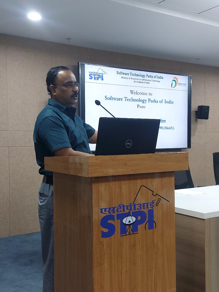 STPIPune's tweet photo. STPI-Pune organized an industrial visit for the students and faculties of Marathwada Mitramandal's Institute of Technology (MMIT), Pune wherein they were briefed about STPI services &amp; also explained role of #STPICoEs in fostering #startupsecosystem.

@stpiindia @arvindtw https://t.co/urNjme4KeQ