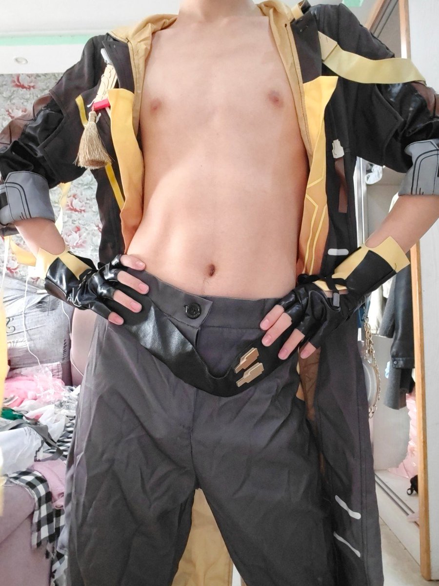 whGfYeZmLT83915's tweet photo. 又是之前拍的！时间好快(眨眼之间一年过去了)
#cos
#少年
#男高 https://t.co/Kr3qYtMZyd