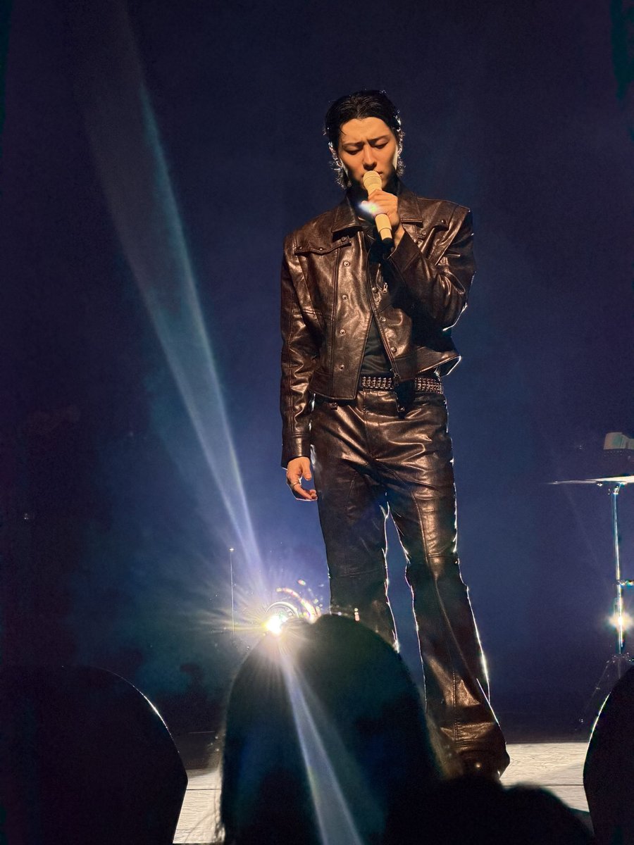 icedlightroast's tweet photo. take me back PLEASE #ARCHIVE1WorldTour #woodz https://t.co/FzxOaSRnI6