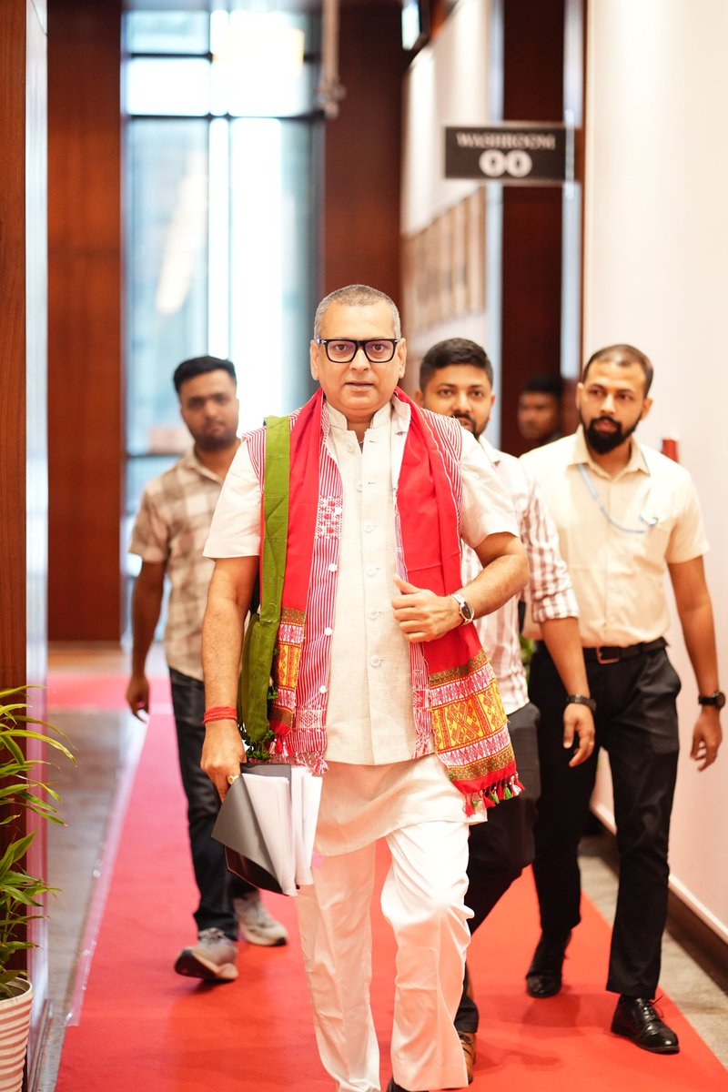 iKaushikRai's tweet photo. Attending today's proceedings of the Budget Session of the 16th Assam Legislative Assembly wearing traditional Karbi attire.

#AssamLegislativeAssembly 
#AssamBudgetSession https://t.co/kviMhgfOyh