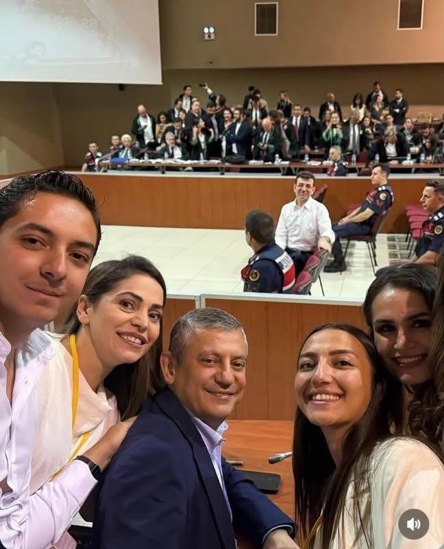 BeyhanArk2's tweet photo. Hem güzel, hem de iç burkan bir fotoğraf... https://t.co/eqPJj0aU0U