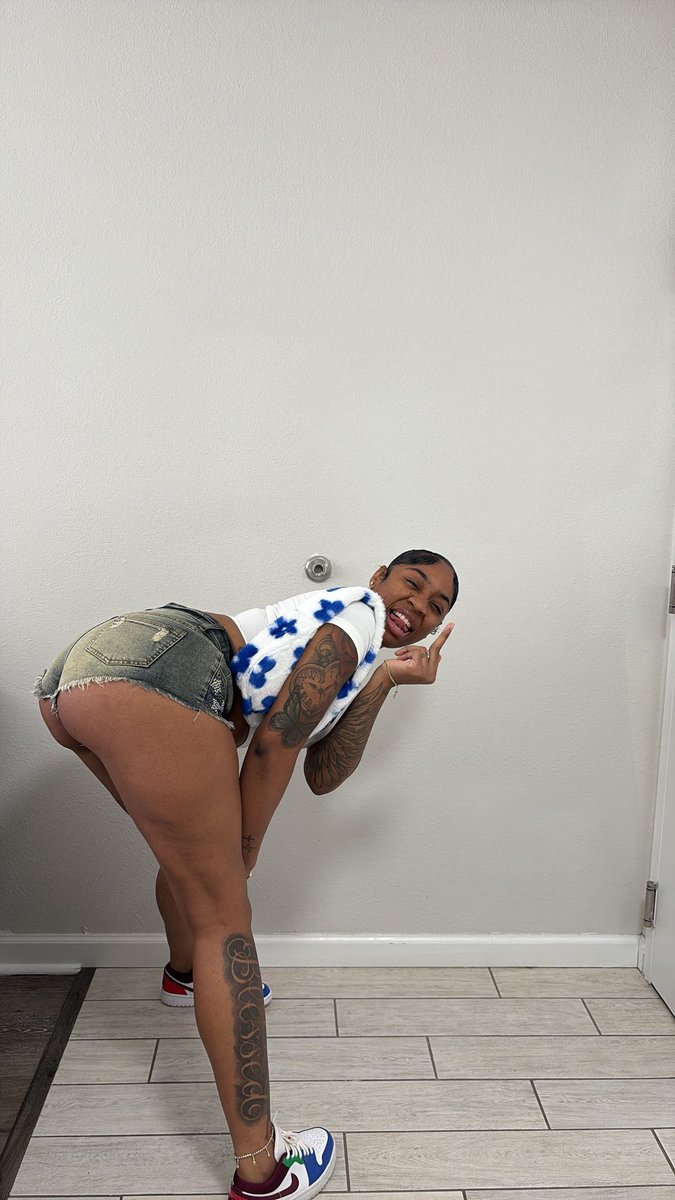 realcecej's tweet photo. Babygirl so bad it don’t make no sense ❤️‍🔥 https://t.co/e47VkCGirr