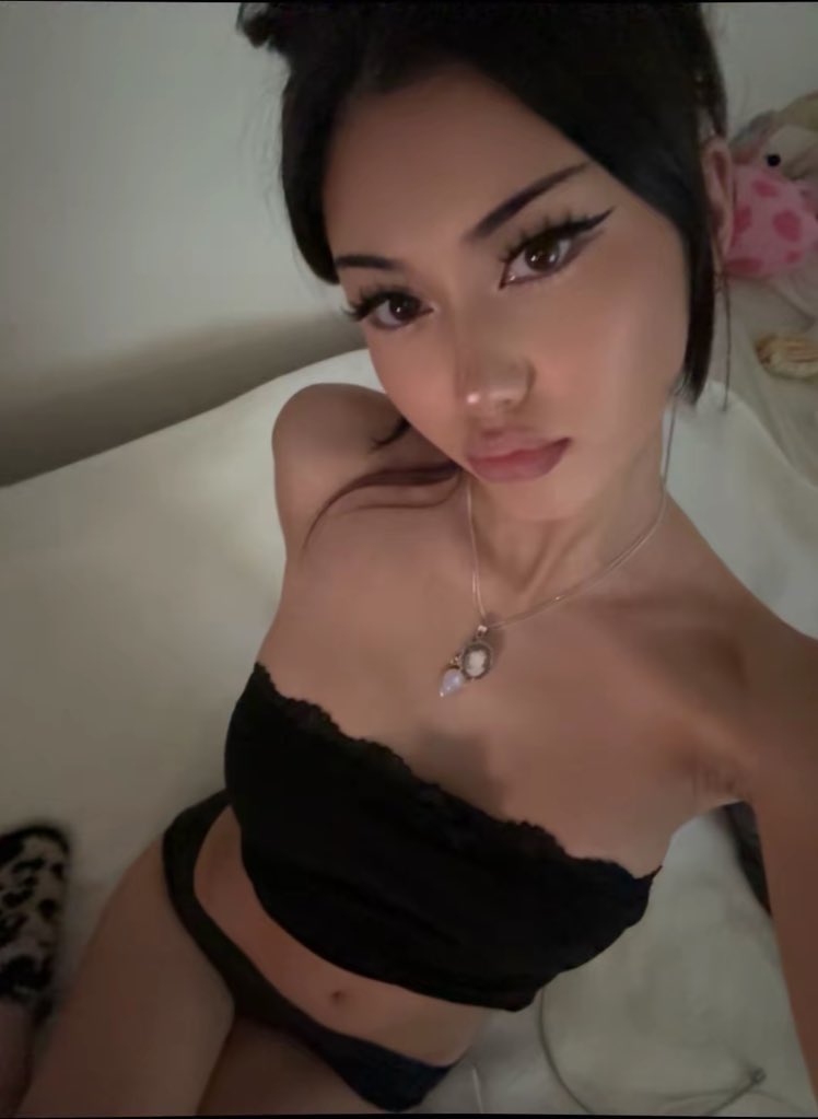 vexxpink's tweet photo. Waiting on your message :p https://t.co/yaeYekX2Ou