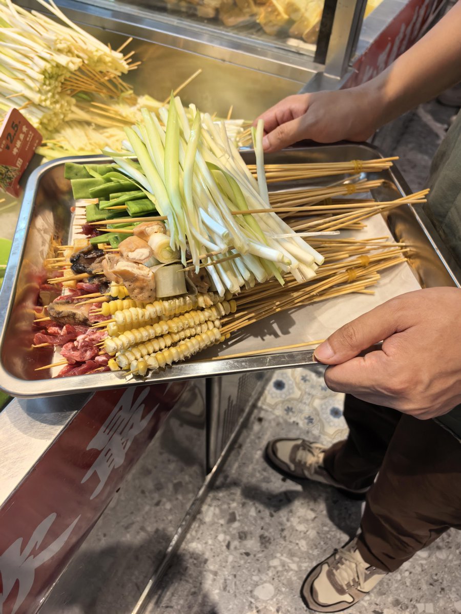 JulienMorantin's tweet photo. Craving late-night street eats Flavorful grilled squid skewers with secret chili glaze hit different on this warm night ， https://t.co/I2q2tLayiY