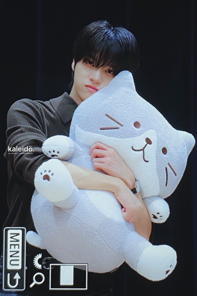 junmin030524_'s tweet photo. 260728 にゃんにゃん🐈‍⬛ #준민 #JUNMIN #싸이커스 #xikers https://t.co/osOERTZ5cI