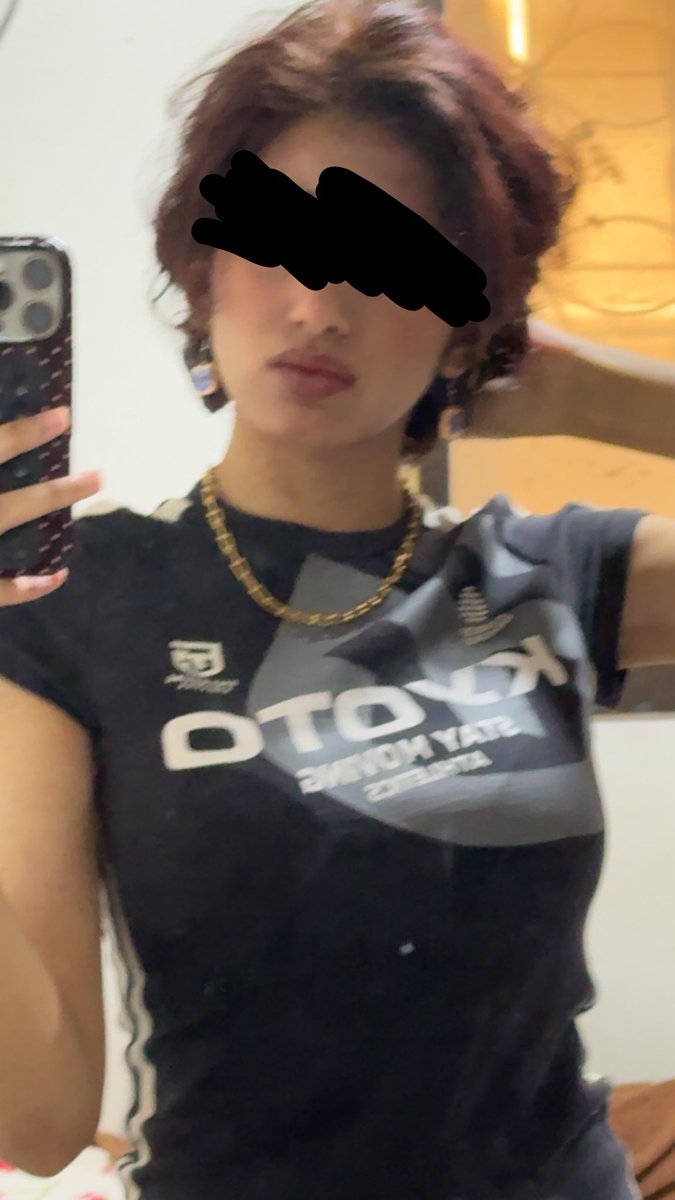 strawberrybs6's tweet photo. Hanging out with my friend today, and probably getting a new piercing✨ https://t.co/Kz3MKaeQF2