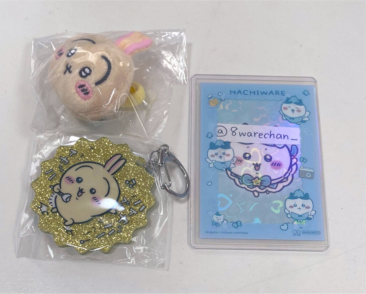 8warechan_'s tweet photo. ちいかわ ラメアクリルキーホルダー おかおマルチリング 譲渡 交換

【譲】うさぎ2点

【求】900円（＋送料）

名古屋手渡しまたは郵送希望です！ https://t.co/xGut8zpbwa