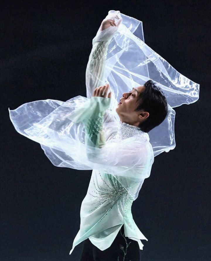 asadakiss's tweet photo. when the costume is a part of the performance>>> https://t.co/arKOVSIhWQ