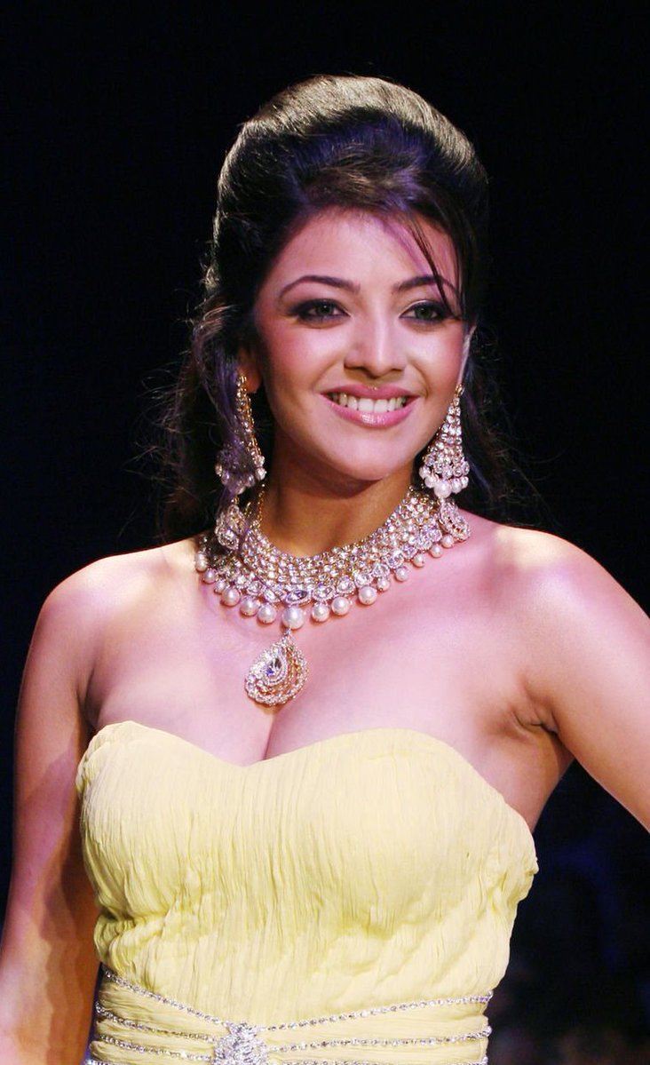 lords_throne's tweet photo. Comment your opinion on prime kajal vs present kajal
#KajalAggarwal https://t.co/iubCtcHOR5