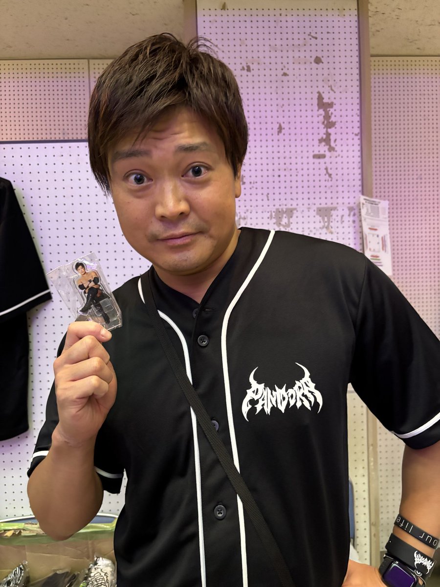 kamlyama's tweet photo. 今日の藤江さん　所作がかっこいい

物販ありがとうございました！
#ドングリー藤江 選手
#紫焔 https://t.co/uKoFMZ1FKu