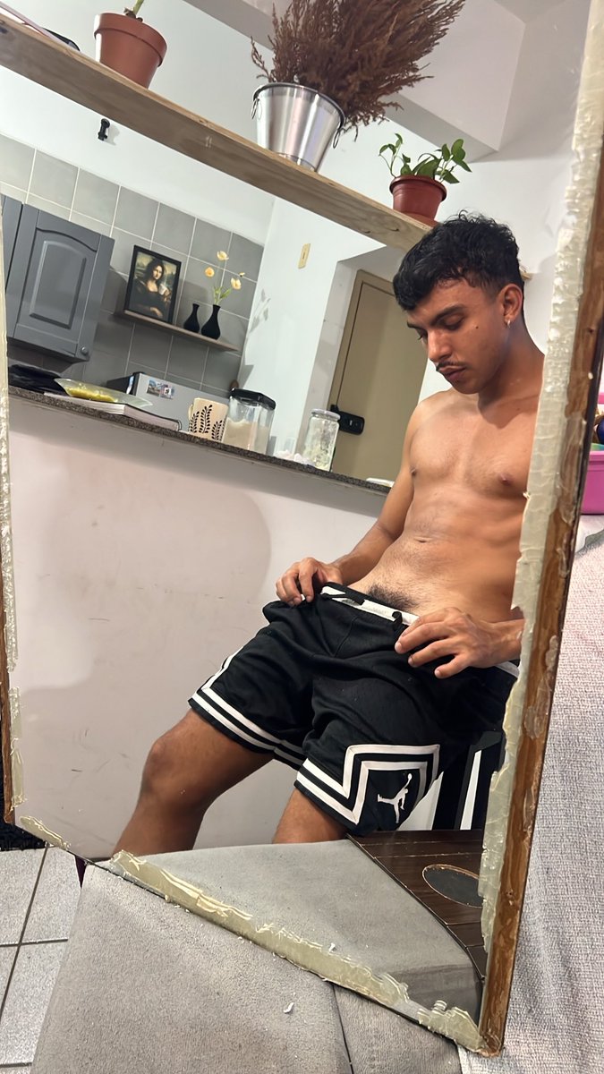 iindiozin's tweet photo. Com pelo ou sem? 🥵 https://t.co/5Li5wJWRMS