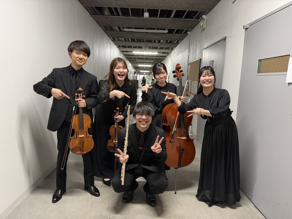 taito_fl's tweet photo. 4/30　学内演奏会！

リノスの歌の室内楽版と、神田先生にオススメしてもらったロパルツを演奏しました！
特にリノスの室内楽版はズットやってみたかったので、念願叶って嬉しいです😆

一緒に演奏してくれたみんなありがとう😭🔥🍖 https://t.co/UCevwaKiw9