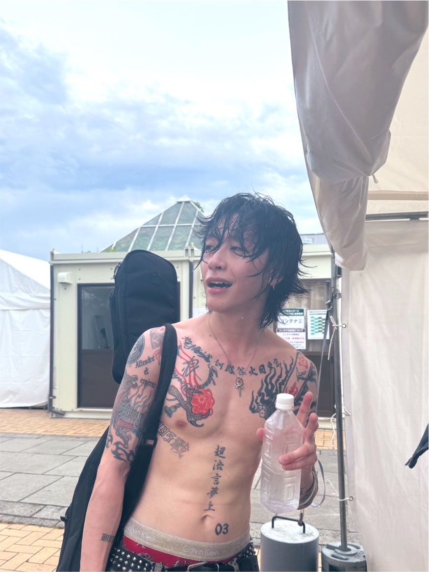 xtaka73x's tweet photo. 今年の夏はライブ見てハマってくれた人がかなり多い気がするわ！やったぞ✌️いつも応援してくれてる人たちへの報告でしたー https://t.co/UOkPqP6xFi