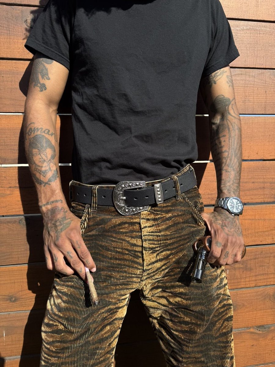 HardestFitPics's tweet photo. yuh these Pants fye https://t.co/vG9vVFGQke