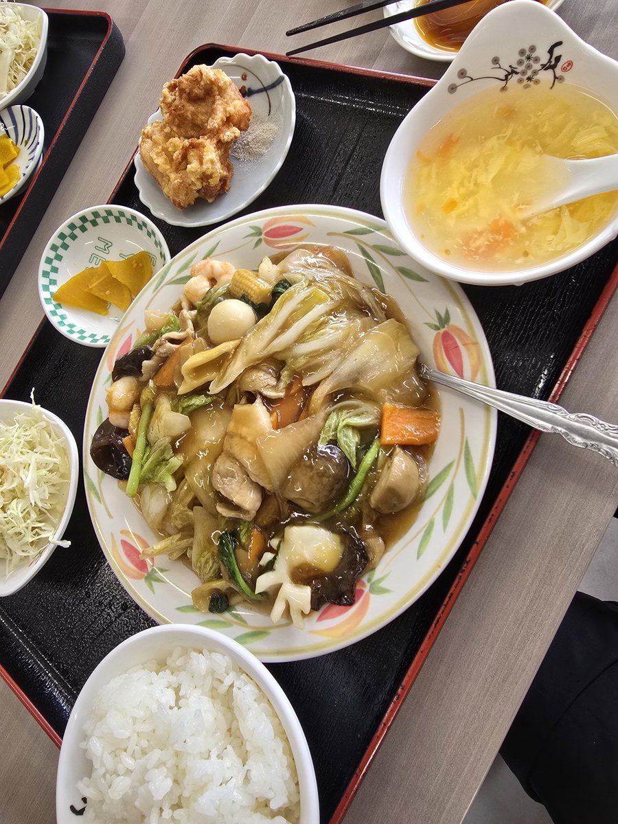 591055Manmaya's tweet photo. 近くの中華屋
頼むのはいつもコレ
あんかけ焼きそばと餃子。
たまに食べたくなる。
コレが旨いんだよ(笑)
付属の優しいスープが
またイイんです🙆 https://t.co/r4igjKiy1k