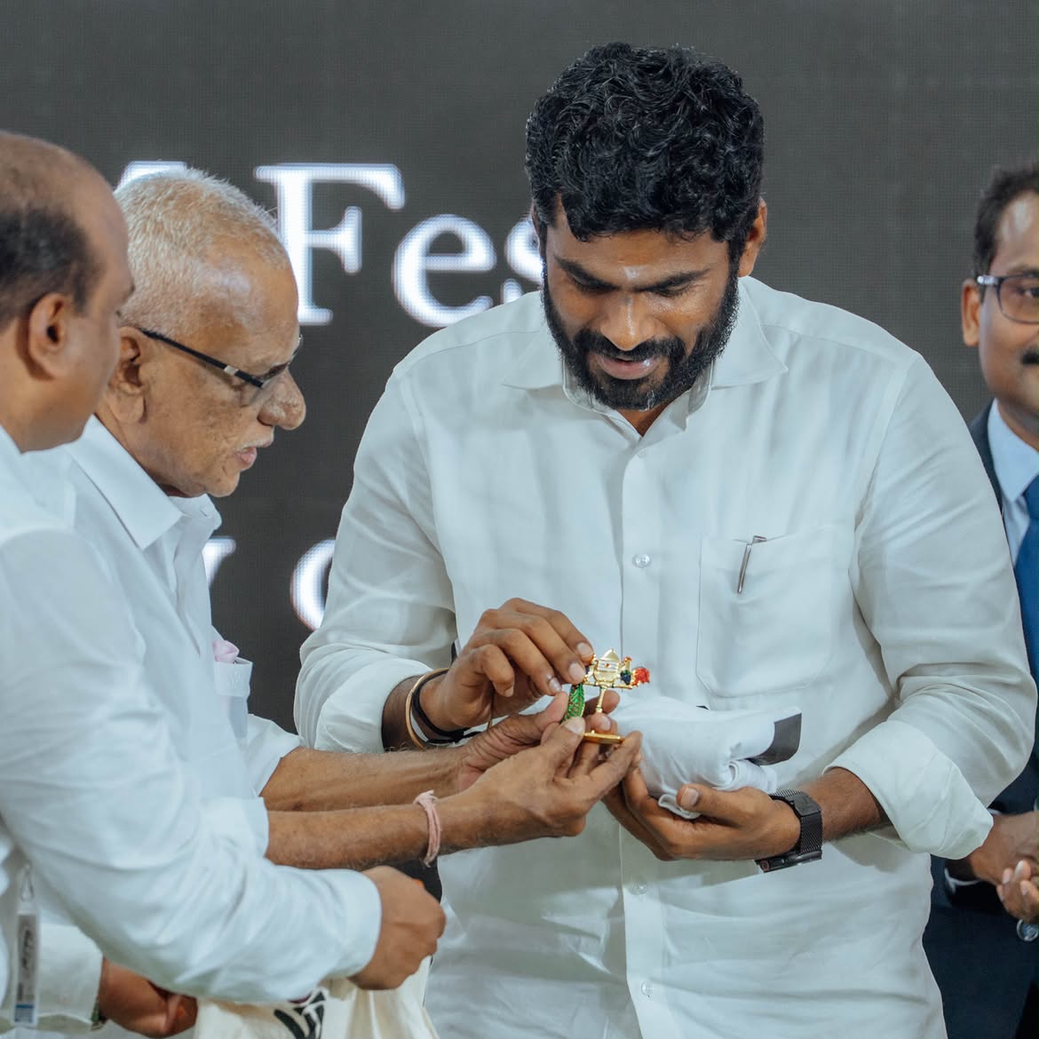 WeTheLeadersMDU's tweet photo. A P J அப்துல் கலாம் சர்வதேச அறக்கட்டளை ஏற்பாடு செய்திருந்த 'Ignite India 2026' நிகழ்ச்சிக்காக, நமது முன்னாள் குடியரசுத் தலைவர் டாக்டர் ஏபிஜே அப்துல் கலாம் அவர்களின் 11-வது நினைவு நாளில் ராமேஸ்வரத்தில் கலந்துகொண்ட தலைவர் அண்ணாமலை அவர்கள்..!

Our leader : @annamalai_k https://t.co/FN2wUS5GMF