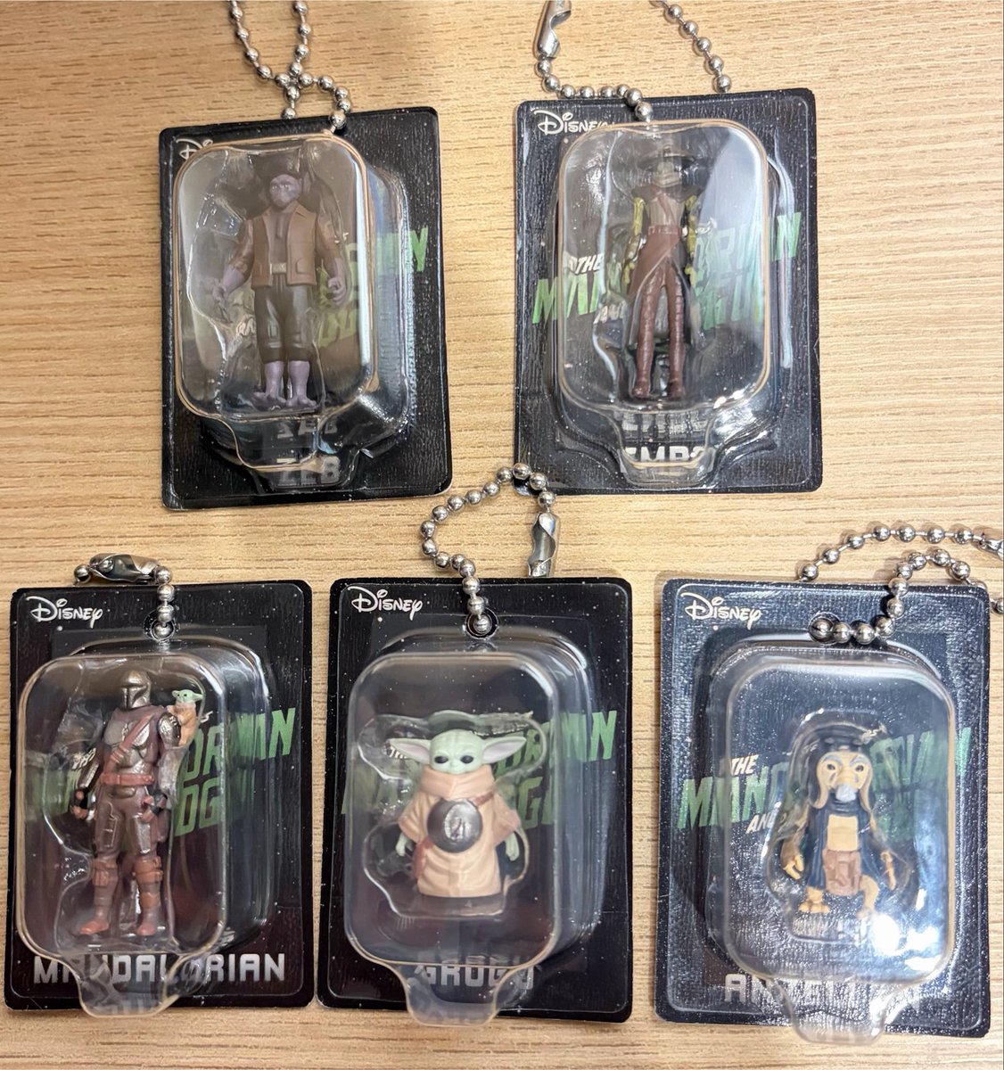 s_things666's tweet photo. 列あったけど何とかコンプ！
数分で完売してたしやっぱりマンドーグローグーすごくね！？

ブリスターチャームの2はまだ色んなところで残ってるのに😂

「コンプリートされたんですね！被りありますか？緑の子が欲しくて、、、」

と声かけれた時は悲しかったけど😑

#マンダロリアンアンドグローグー https://t.co/IOhQahD35B