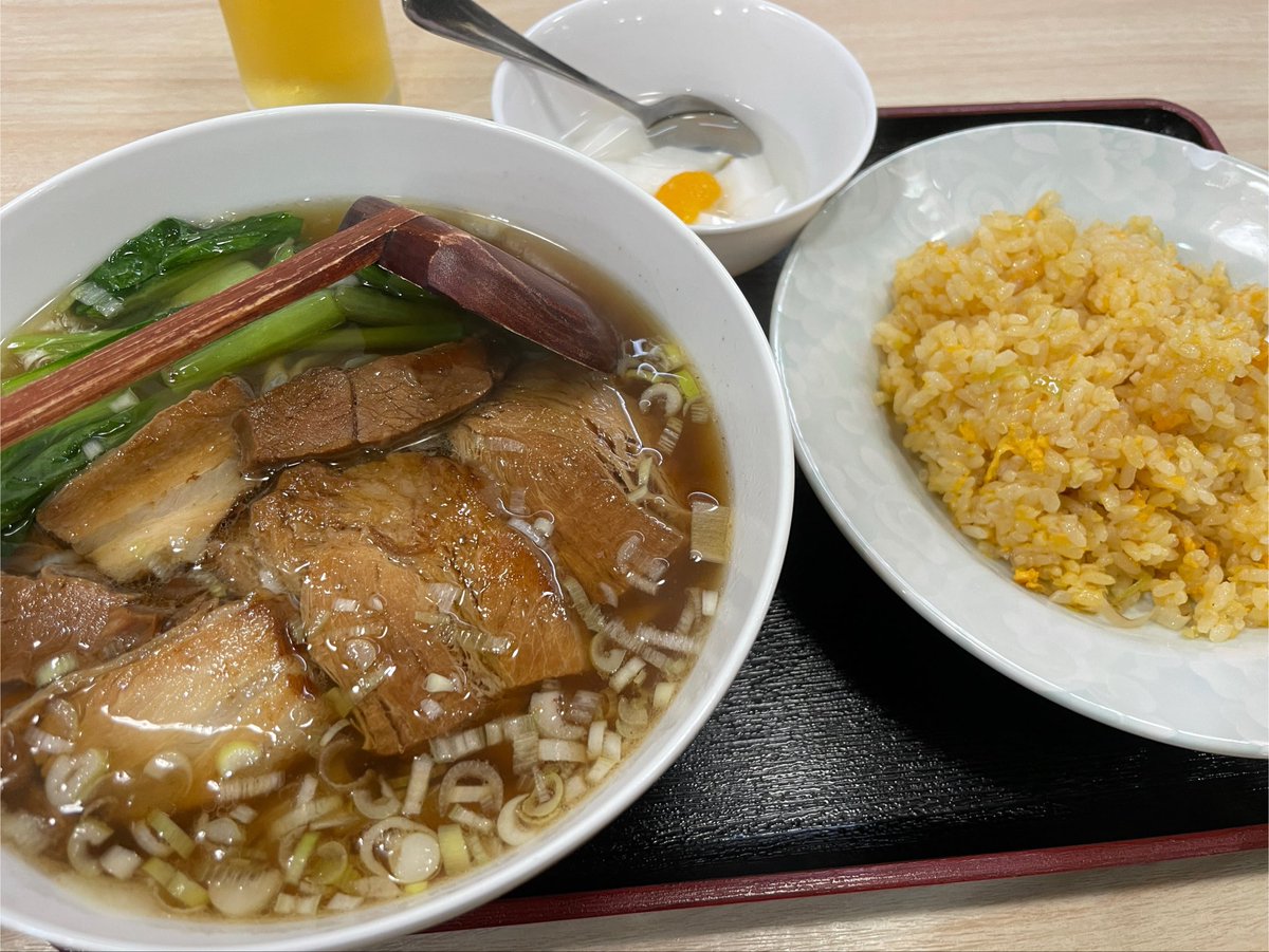 Nishimurock's tweet photo. 面白そうな中華屋さん見つけた
しばらく通ってみる https://t.co/XKGs5q5XU4