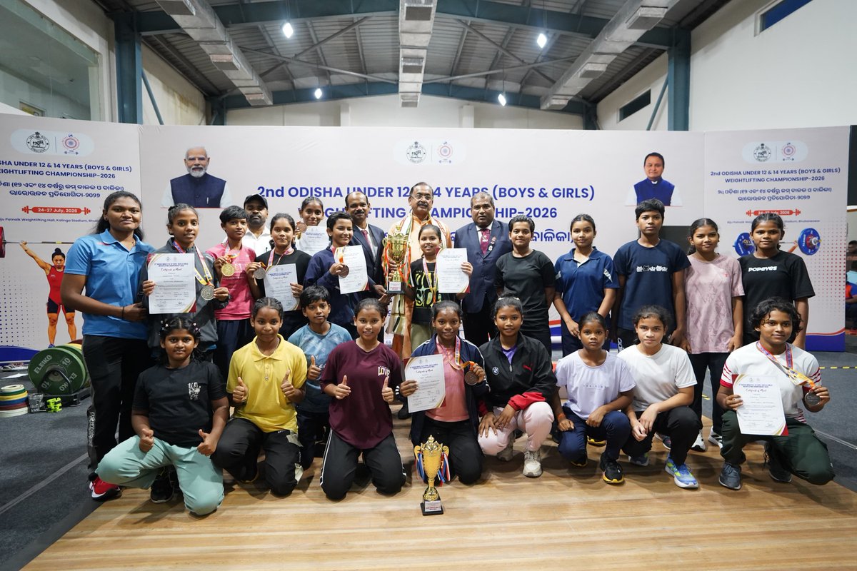 sports_odisha's tweet photo. President, Odisha Olympic Association, Sri Samir Mohanty graced the closing ceremony of the 2nd Odisha Under 12 & 14 Years (Boys & Girls) Weightlifting Championship 2026 at the Biju Patnaik Weightlifting Centre, #KalingaStadium and presented awards to the winners.

Under 14 Category -
🥇 Sports Hostel Bhubaneswar 
🥈 Sports Hostel Berhampur 
🥉 Biju Patnaik Indoor Stadium, Dhenkanal 

Under 12 Category -
🥇 Sports Hostel Berhampur 
🥈 Biju Patnaik Indoor Stadium, Dhenkanal 
🥉 Sports Hostel Bhubaneswar

Congratulations to all the winners!

#OdishaForSports #Weightlifting #PadiaToPodium