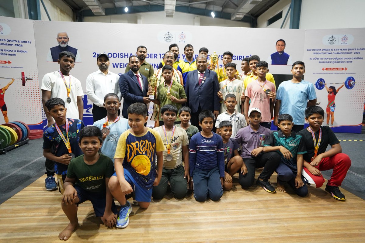 sports_odisha's tweet photo. President, Odisha Olympic Association, Sri Samir Mohanty graced the closing ceremony of the 2nd Odisha Under 12 & 14 Years (Boys & Girls) Weightlifting Championship 2026 at the Biju Patnaik Weightlifting Centre, #KalingaStadium and presented awards to the winners.

Under 14 Category -
🥇 Sports Hostel Bhubaneswar 
🥈 Sports Hostel Berhampur 
🥉 Biju Patnaik Indoor Stadium, Dhenkanal 

Under 12 Category -
🥇 Sports Hostel Berhampur 
🥈 Biju Patnaik Indoor Stadium, Dhenkanal 
🥉 Sports Hostel Bhubaneswar

Congratulations to all the winners!

#OdishaForSports #Weightlifting #PadiaToPodium