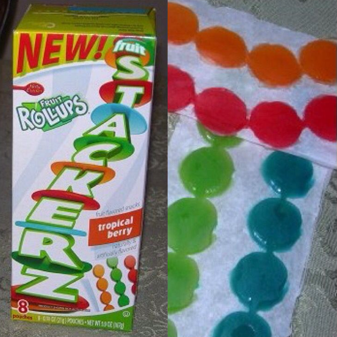 NostalgiaFolder's tweet photo. Fruit Roll-Ups Stackerz https://t.co/20KUtA1Gj3