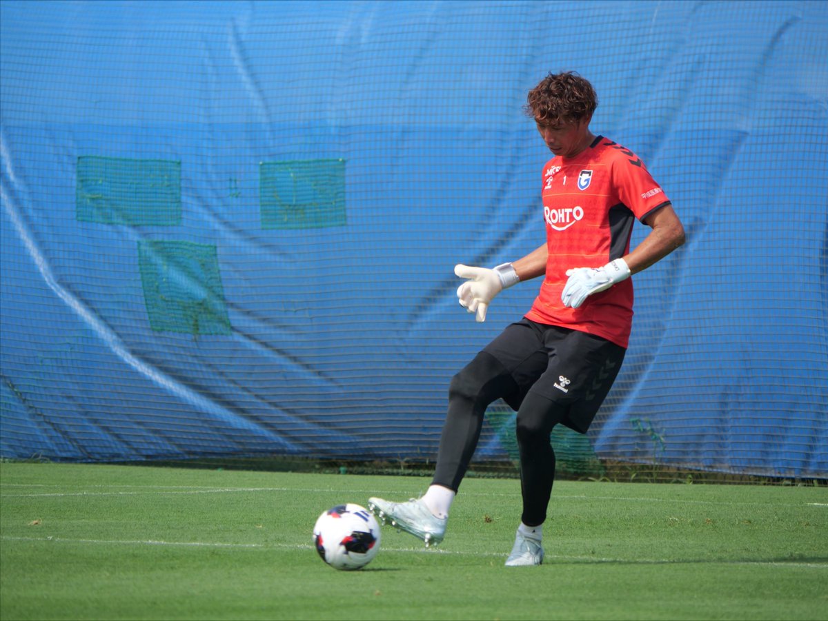 GAMBA_OFFICIAL's tweet photo. 0728 Training ⚽️
本日のミニゲームは若手中心の緑チームが勝利🔥

#ガンバ大阪 #GAMBAOSAKA https://t.co/Iu5b9Li5LH