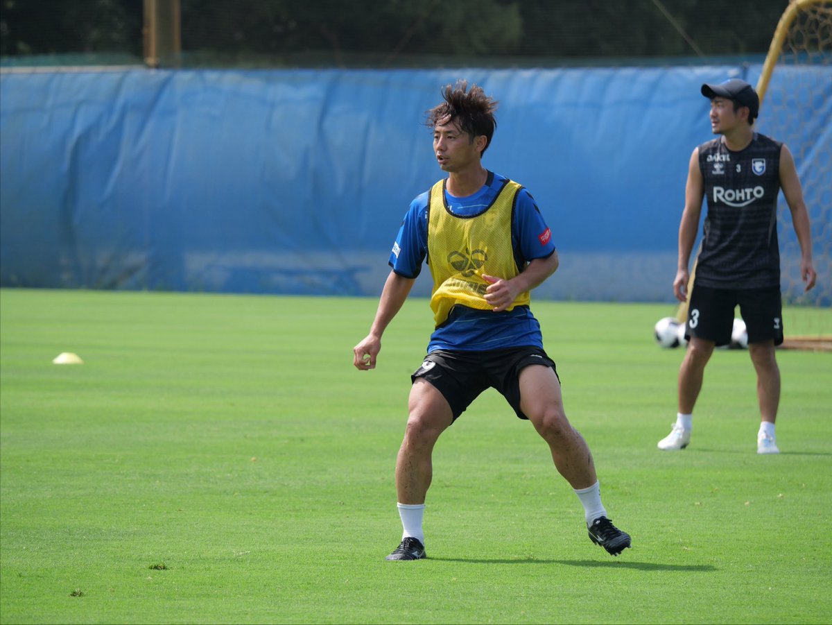 GAMBA_OFFICIAL's tweet photo. 0728 Training ⚽️
本日のミニゲームは若手中心の緑チームが勝利🔥

#ガンバ大阪 #GAMBAOSAKA https://t.co/Iu5b9Li5LH